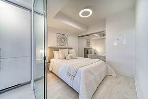 Yorkville Express Stays