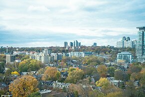 Yorkville Express Stays