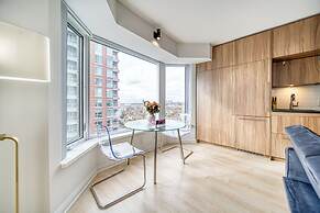 Yorkville Express Stays