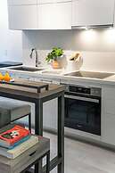 Yorkville Express Stays