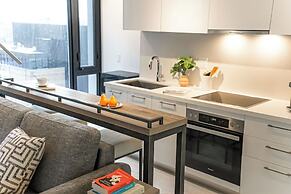 Yorkville Express Stays