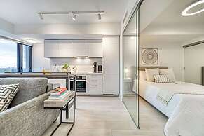 Yorkville Express Stays