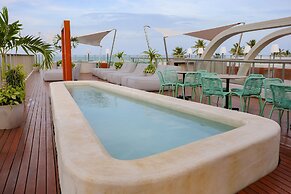 Setai Yacht Luxury - by Almare