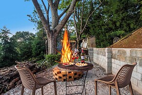 Lazy Hills by Xplore Indo