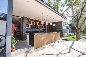 Bungalow with jacuzzi and lake view