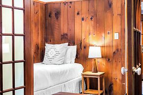 Phoenicia Lodge
