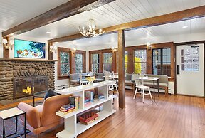 Phoenicia Lodge
