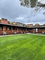 Moore's Old Pine Inn