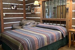 Moore's Old Pine Inn