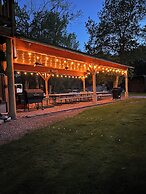 Moore's Old Pine Inn