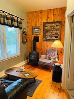 Moore's Old Pine Inn