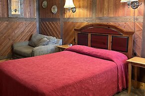 Moore's Old Pine Inn