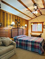 Moore's Old Pine Inn