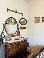 Moore's Old Pine Inn