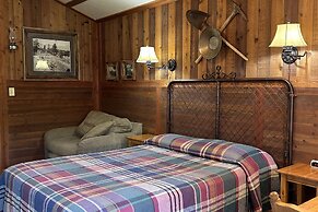 Moore's Old Pine Inn