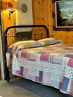 Moore's Old Pine Inn