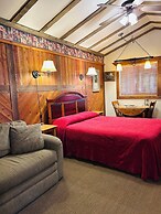 Moore's Old Pine Inn