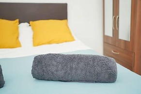 Charming Stoke-on-trent House Getaway