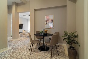 Loggia & Luxe 5BR Penthouse in Universitatii Area