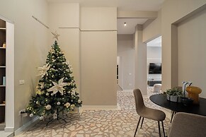 Loggia & Luxe 5BR Penthouse in Universitatii Area