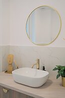 Loggia & Luxe 5BR Penthouse in Universitatii Area