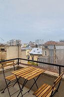 Loggia & Luxe 5BR Penthouse in Universitatii Area