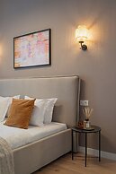 Loggia & Luxe 5BR Penthouse in Universitatii Area