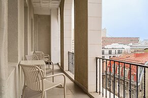 Loggia & Luxe 5BR Penthouse in Universitatii Area