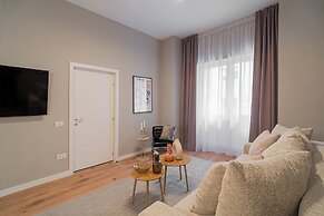 Loggia & Luxe 5BR Penthouse in Universitatii Area