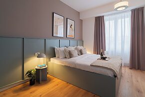 Loggia & Luxe 5BR Penthouse in Universitatii Area