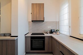 Loggia & Luxe 5BR Penthouse in Universitatii Area