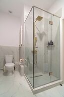 Loggia & Luxe 5BR Penthouse in Universitatii Area