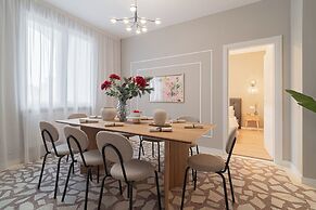 Loggia & Luxe 5BR Penthouse in Universitatii Area