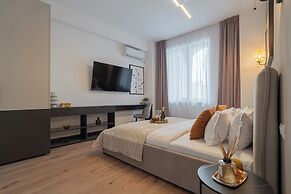 Loggia & Luxe 5BR Penthouse in Universitatii Area