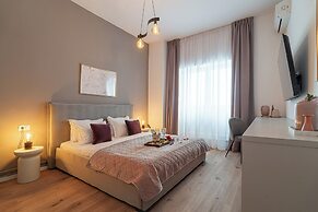 Loggia & Luxe 5BR Penthouse in Universitatii Area