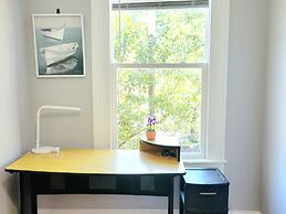 Budget Bed Room near Downtown