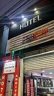 Hotel anoitecer