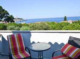 Classic and Elegant Rovinj Apartments With Balcony