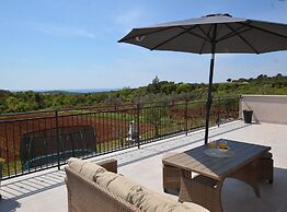 Lush and Sweet Escape Apartments