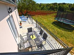 Lush and Sweet Escape Apartments