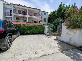 Calm and Stylish Rooms With Balcony
