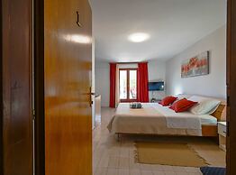 Calm and Stylish Rooms With Balcony