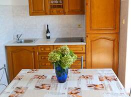 Warm and Welcoming Apartments With Sea View