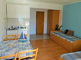 Warm and Welcoming Apartments With Sea View