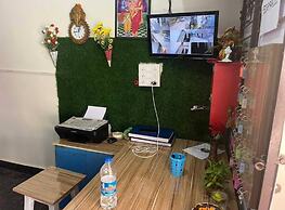 Goroomgo Shivansh Palace Bhubhneshwar