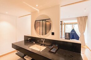 Sanchunli Meng Resort Hotel