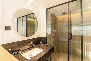 Sanchunli Meng Resort Hotel