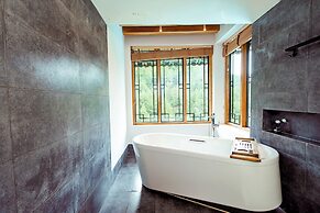 Sanchunli Meng Resort Hotel