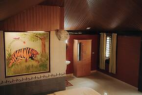 Misty Night Jungle Side Resort