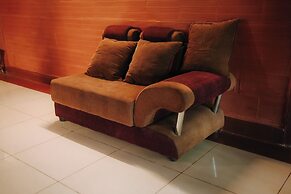 Misty Night Jungle Side Resort